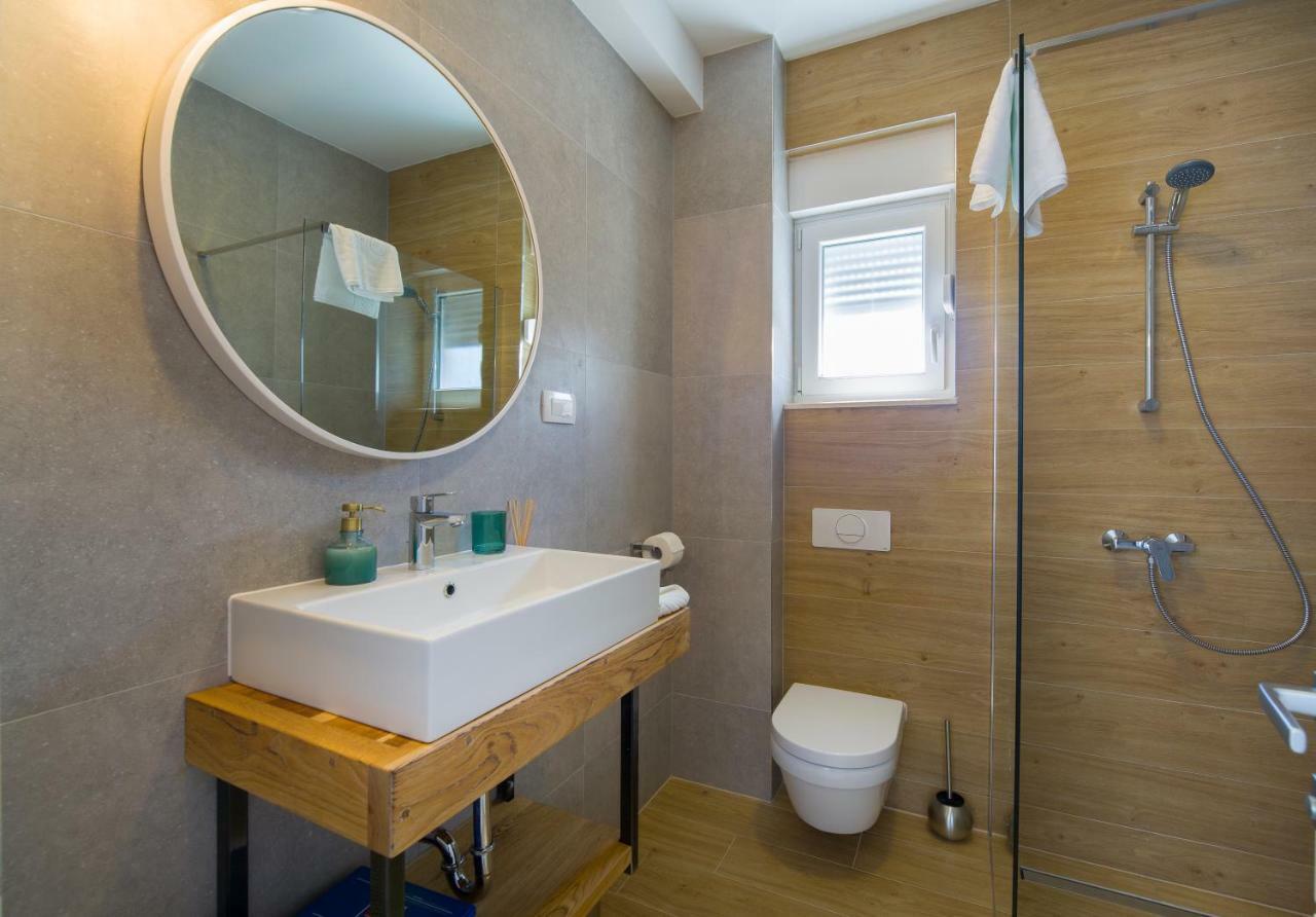 Bulli Croatia Hotel Seget Donji Bagian luar foto